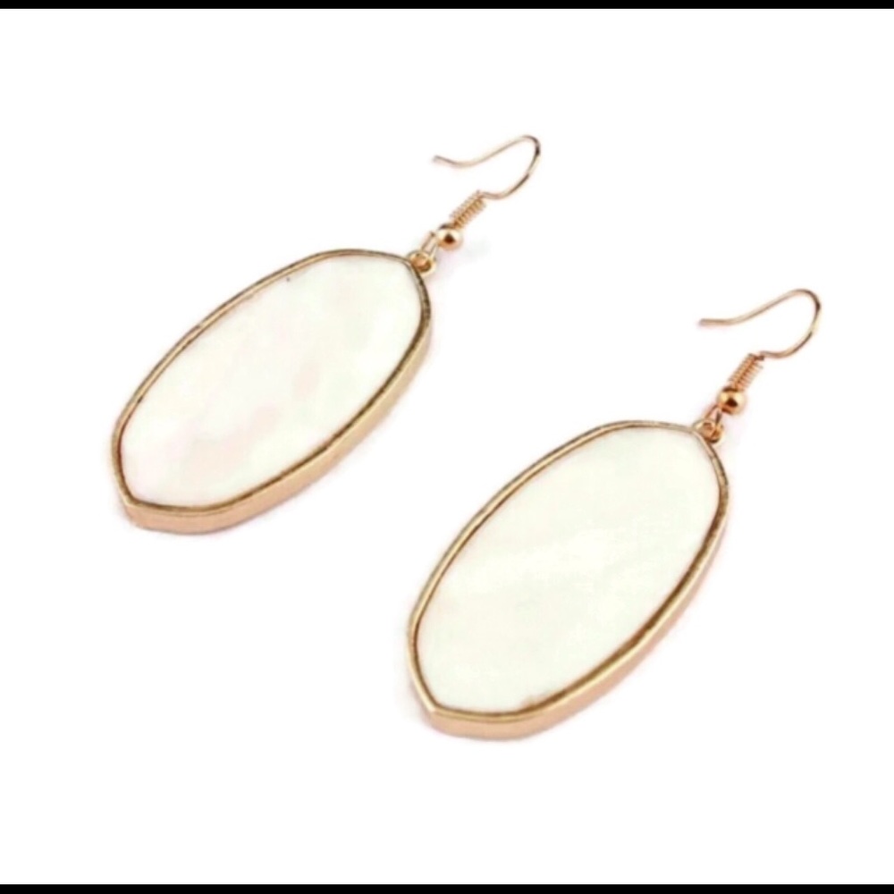 🌴Mother of Pearl & Gold Frame Scott Earrings - Picture 1 of 3